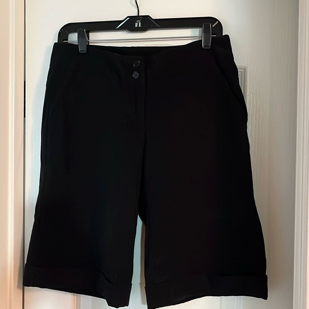 Women’s black dressy Bermuda’s